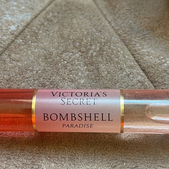 Victoria Secret Bombshell - Picture 2 of 2